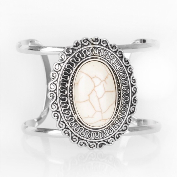 Extra EMPRESS-ive White Bracelet - Picture 2 of 4